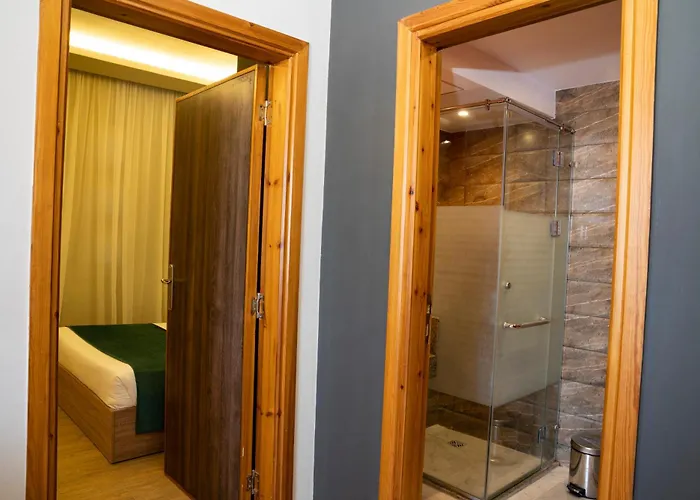 Hotel Al Dora &